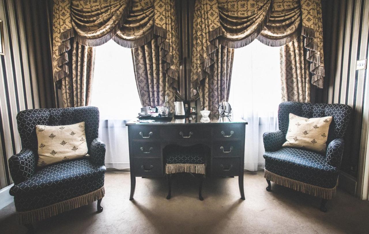 ライ ジークス ハウス Bed & Breakfast エクステリア 写真 Curtains and upholstery