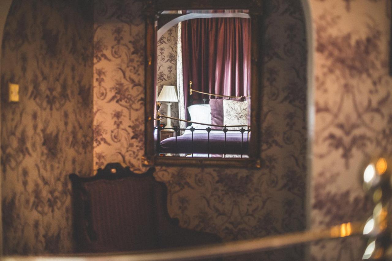 ライ ジークス ハウス Bed & Breakfast エクステリア 写真 A mirror in a hotel room