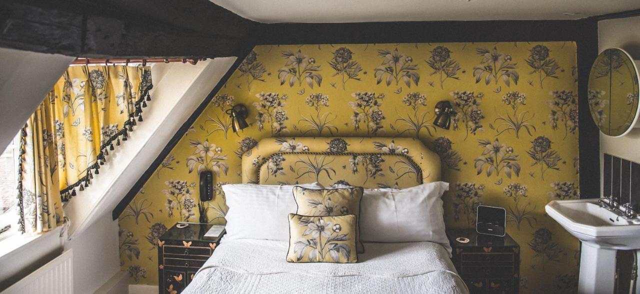 ライ ジークス ハウス Bed & Breakfast エクステリア 写真 A bedroom at The Swan Hotel