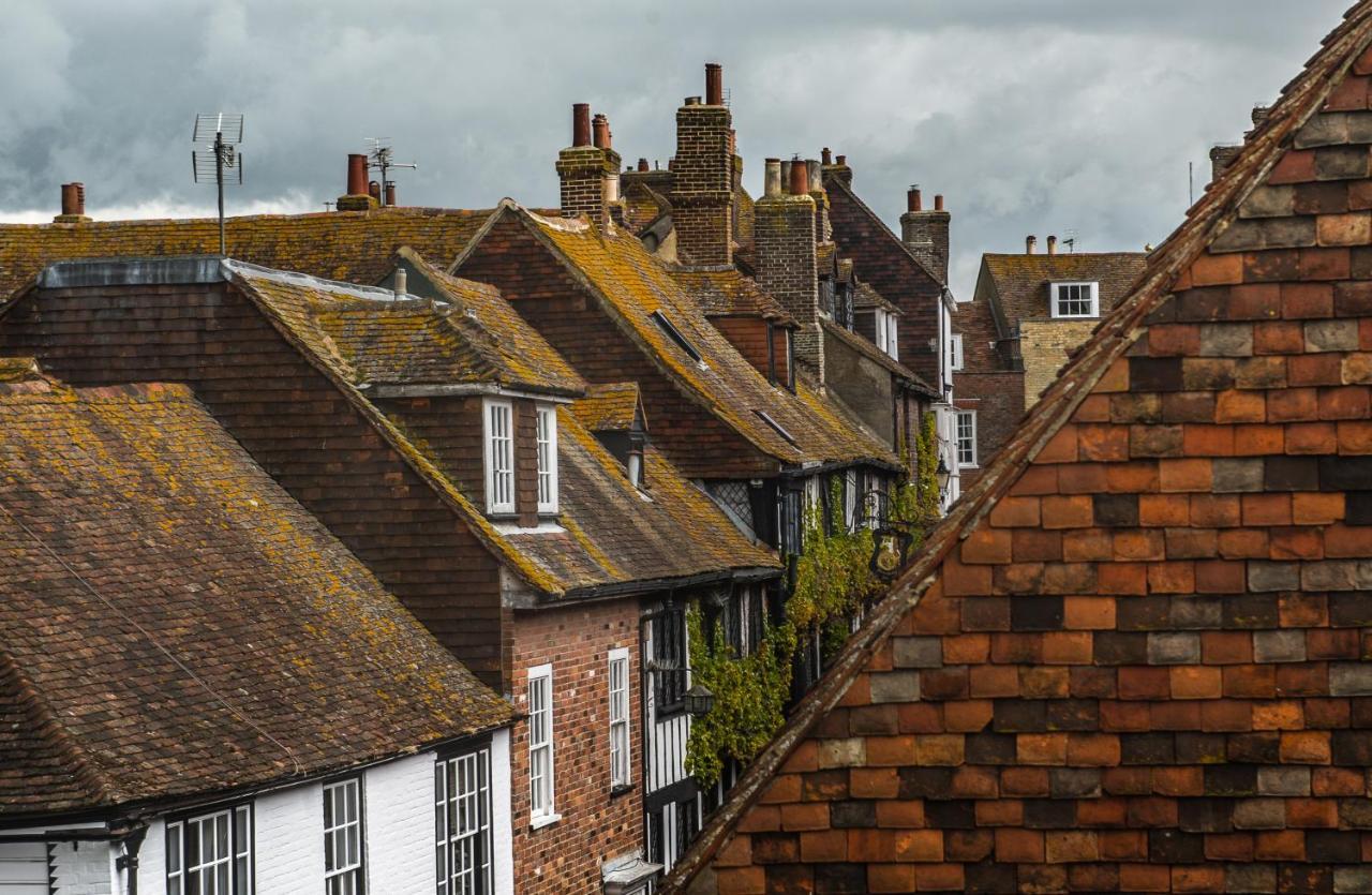 ライ ジークス ハウス Bed & Breakfast エクステリア 写真 The roofs of the houses in the street