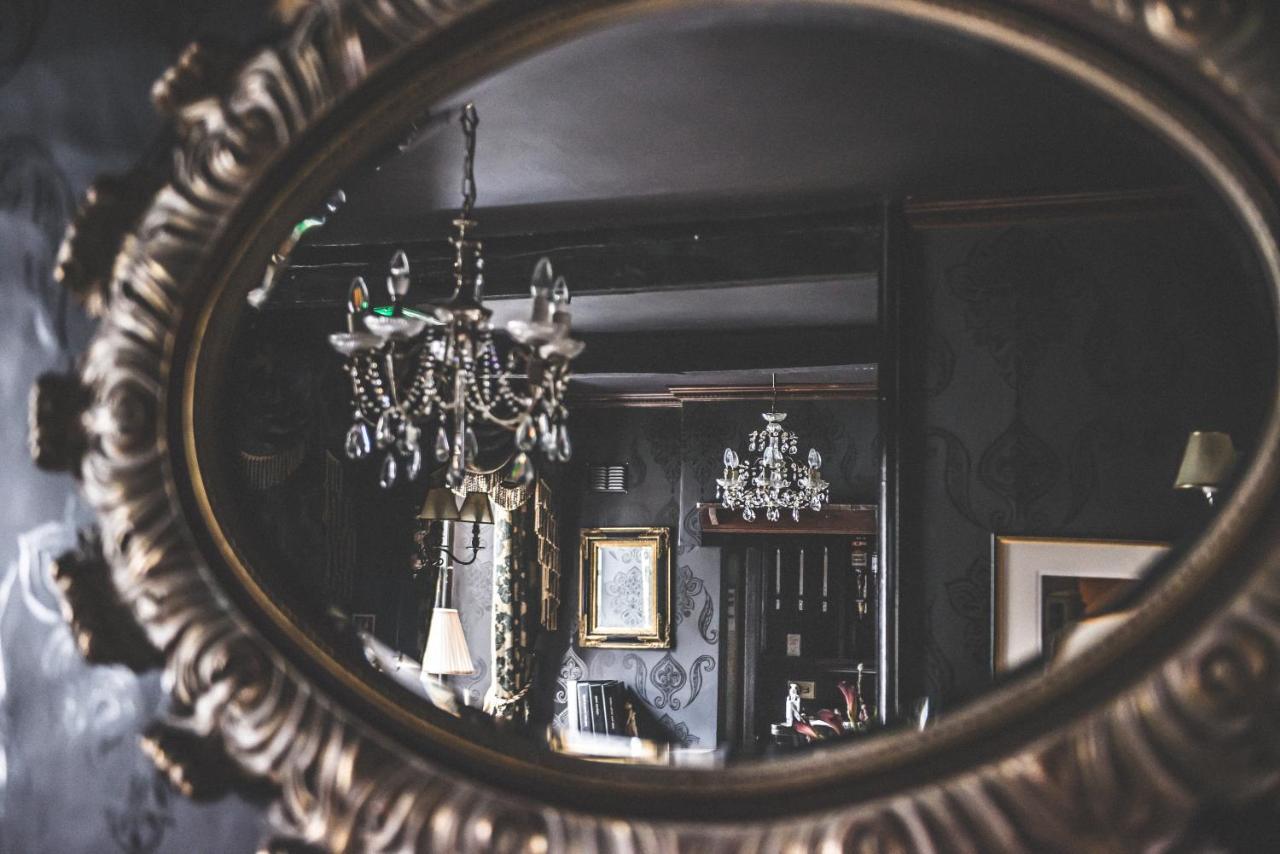 ライ ジークス ハウス Bed & Breakfast エクステリア 写真 A mirror