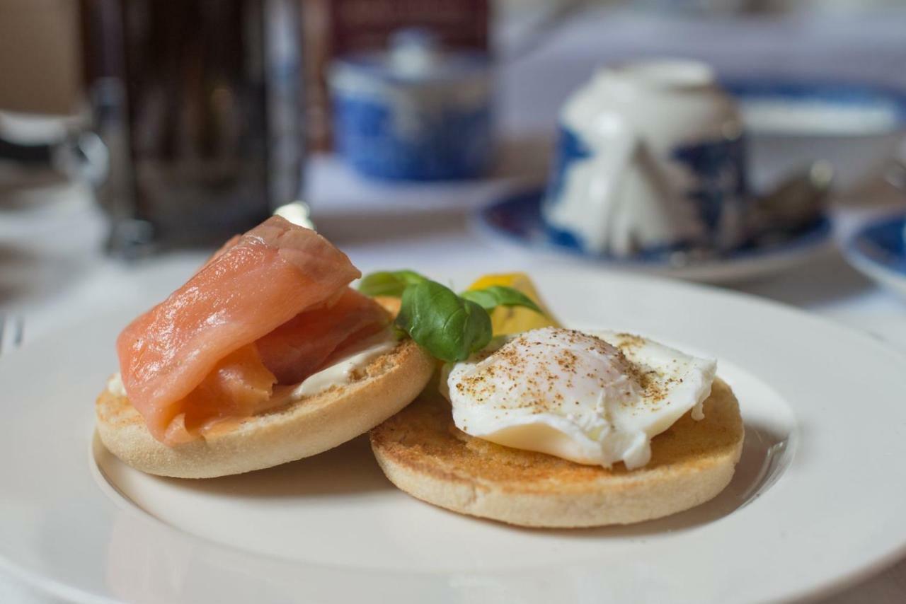 ライ ジークス ハウス Bed & Breakfast エクステリア 写真 Salmon and egg on a muffin